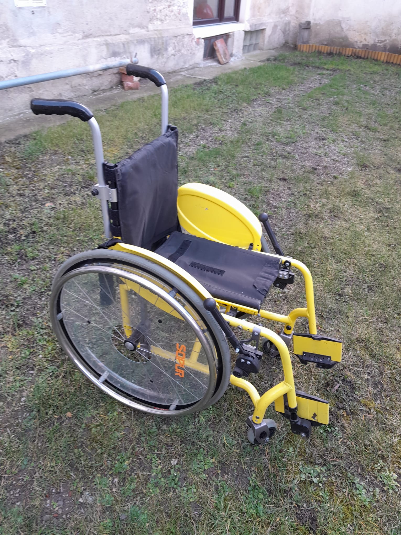 Prodej dětských invalidních vozíků - repasovaných